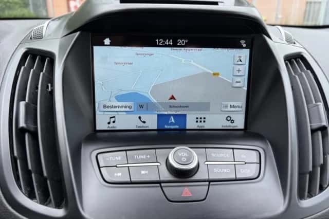 Ford Kuga (2018) thumbnail 19