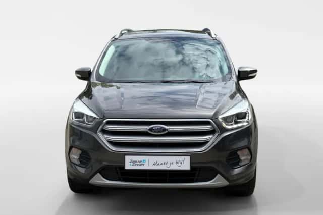 Ford Kuga (2018) thumbnail 3