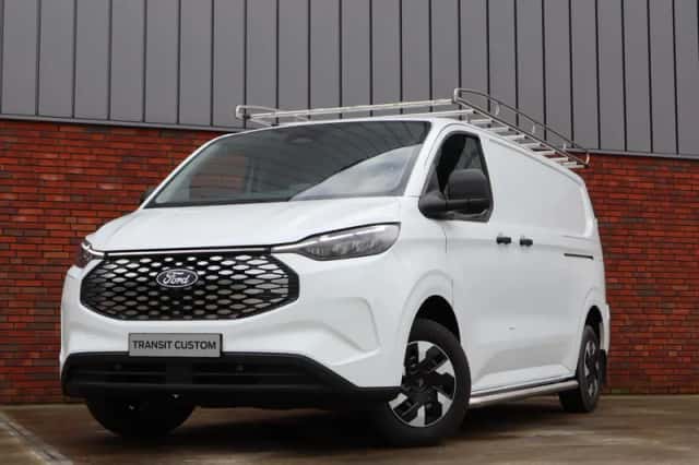 Ford E-Transit Custom (2026) thumbnail 3