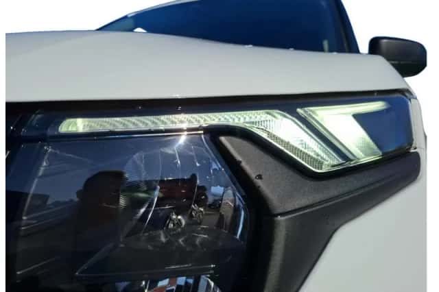 Ford E-Transit Courier (2025) thumbnail 4