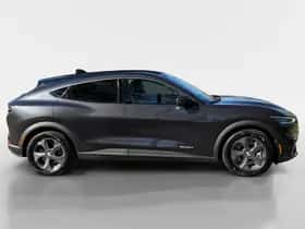 Ford Mustang Mach-E (2022) thumbnail 4
