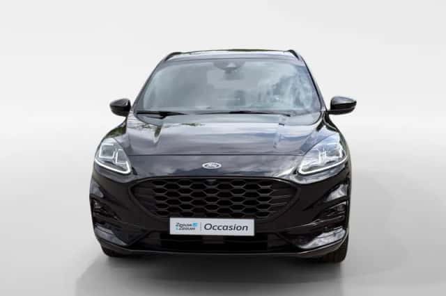 Ford Kuga (2022) thumbnail 2