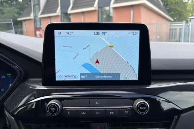 Ford Kuga (2022) thumbnail 12