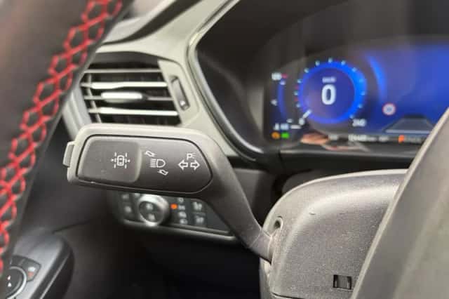 Ford Kuga (2022) thumbnail 18