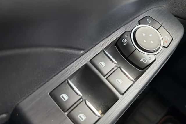 Ford Kuga (2022) thumbnail 37