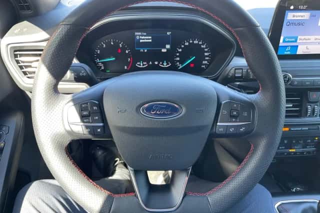 Ford Focus (2023) thumbnail 12