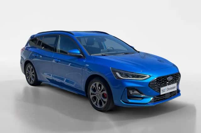 Ford Focus (2023) thumbnail 3