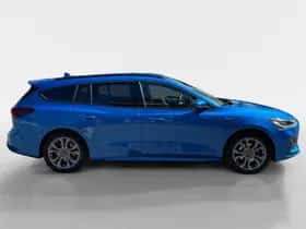 Ford Focus (2023) thumbnail 4