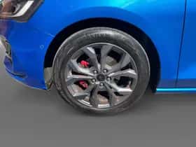 Ford Focus (2023) thumbnail 8