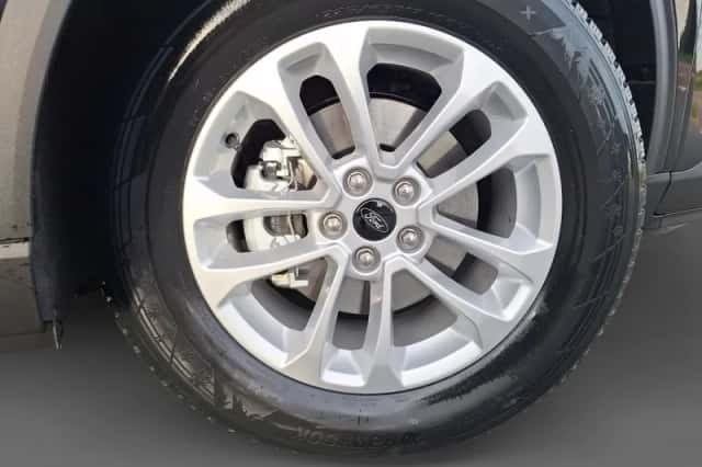 Ford Kuga (2026) thumbnail 2