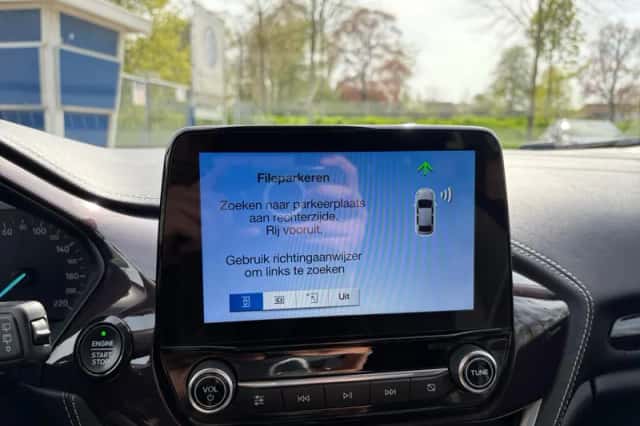 Ford Fiesta (2018) thumbnail 26