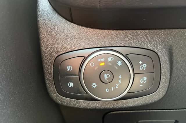 Ford Fiesta (2018) thumbnail 31
