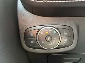 Ford Fiesta (2018) thumbnail 31