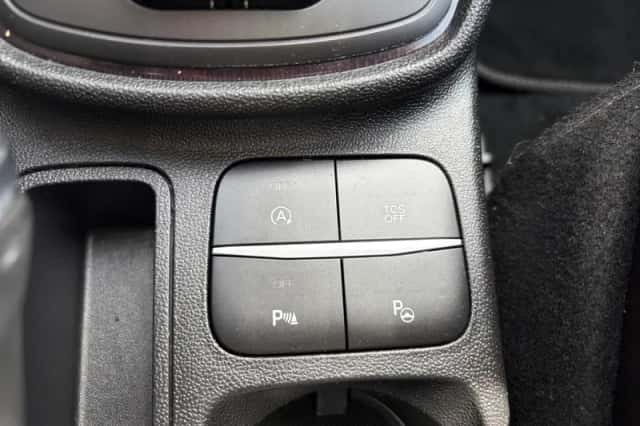 Ford Fiesta (2018) thumbnail 32
