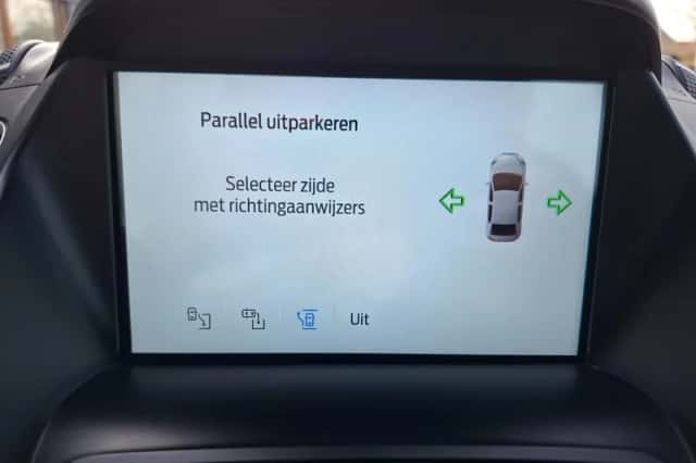 Ford C-Max (2018) thumbnail 17