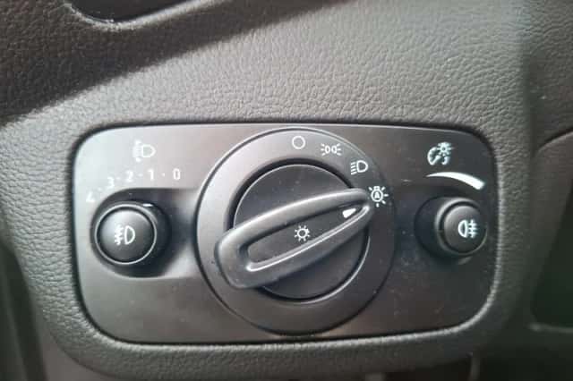 Ford C-Max (2018) thumbnail 30