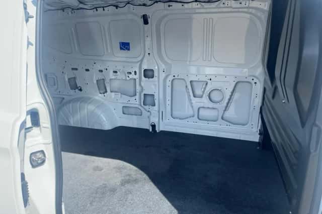 Ford E-Transit Custom (2026) thumbnail 15