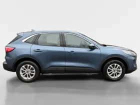 Ford Kuga (2023) thumbnail 4