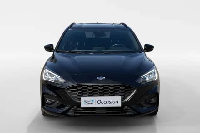 Ford Focus (2021) thumbnail 2