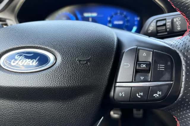 Ford Focus (2021) thumbnail 14