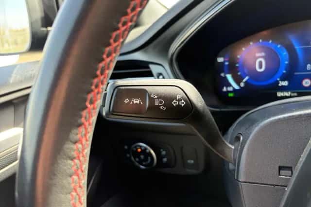 Ford Focus (2021) thumbnail 16