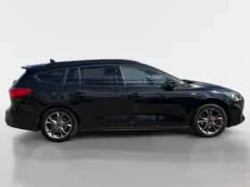 Ford Focus (2021) thumbnail 3