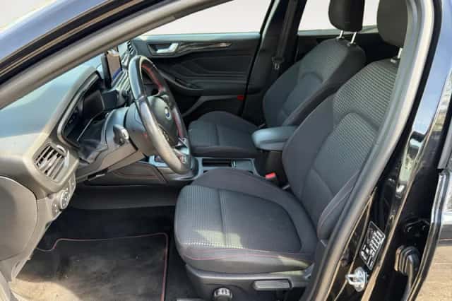 Ford Focus (2021) thumbnail 9