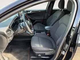 Ford Focus (2021) thumbnail 9