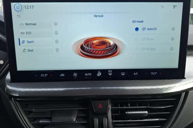 Ford Kuga (2026) thumbnail 39