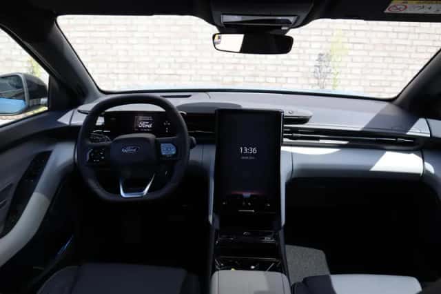 Ford Explorer (2026) thumbnail 16
