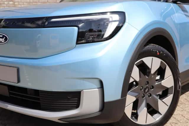 Ford Explorer (2026) thumbnail 3