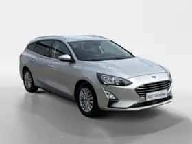 Ford Focus (2021) thumbnail 3