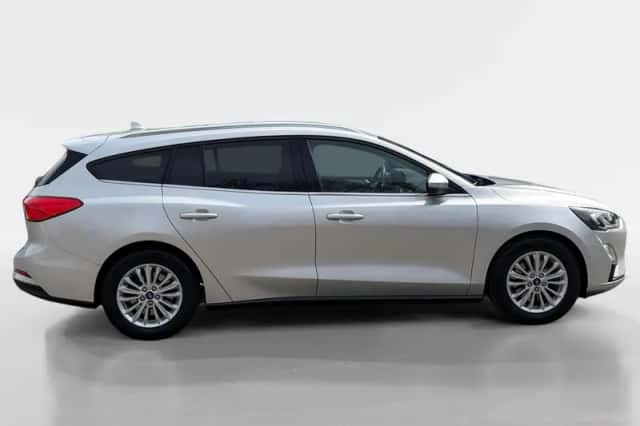 Ford Focus (2021) thumbnail 4