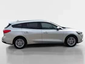 Ford Focus (2021) thumbnail 4