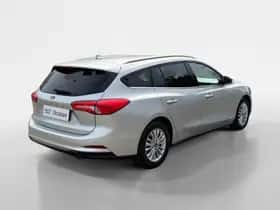 Ford Focus (2021) thumbnail 5