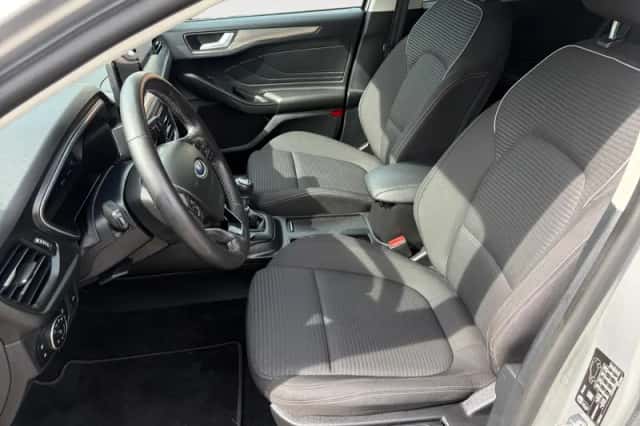 Ford Focus (2021) thumbnail 9