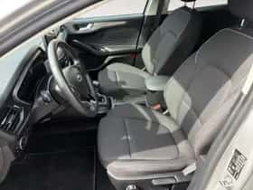 Ford Focus (2021) thumbnail 9