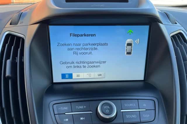 Ford Grand C-Max (2019) thumbnail 17