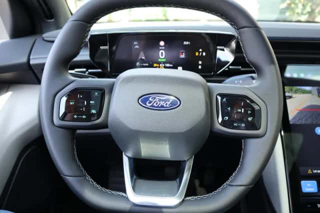 Ford Explorer (2026) thumbnail 30