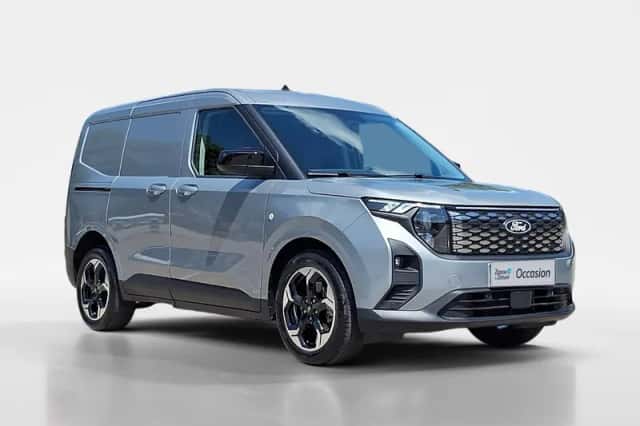 Ford E-Transit Courier (2026) thumbnail 3