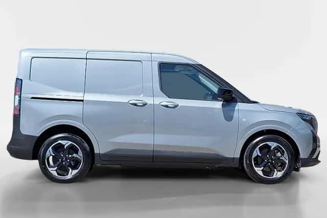Ford E-Transit Courier (2026) thumbnail 4
