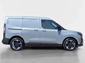Ford E-Transit Courier (2026) thumbnail 4