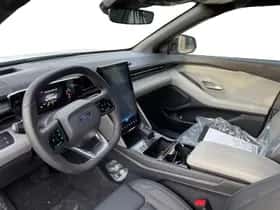 Ford Explorer (2026) thumbnail 13