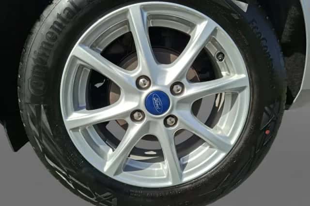 Ford Fiesta (2021) thumbnail 2