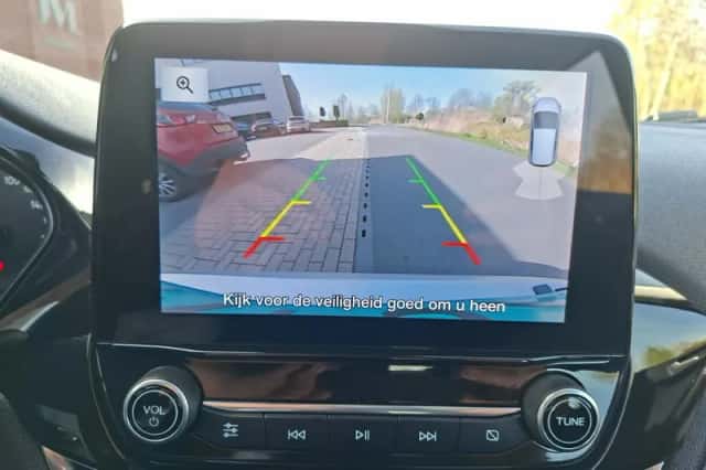 Ford Fiesta (2021) thumbnail 32