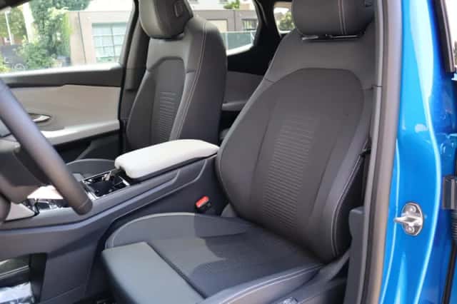 Ford Explorer (2026) thumbnail 14