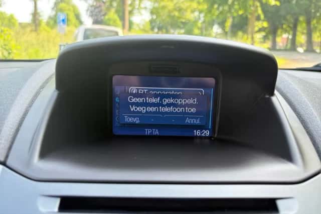 Ford Fiesta (2016) thumbnail 16
