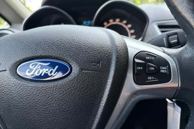 Ford Fiesta (2016) thumbnail 21