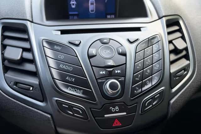 Ford Fiesta (2016) thumbnail 22