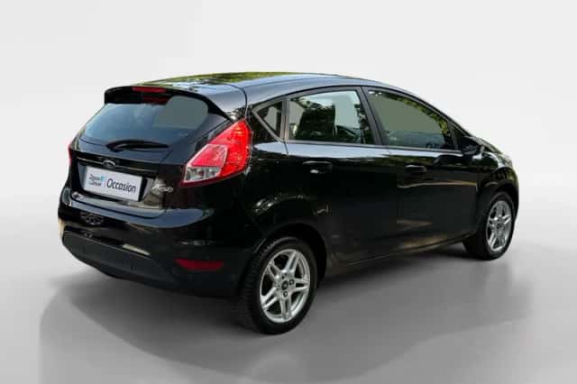 Ford Fiesta (2016) thumbnail 5